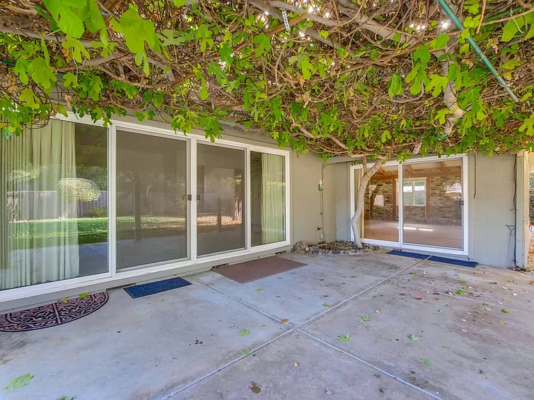 130 S Avalon Dr — Photo 55