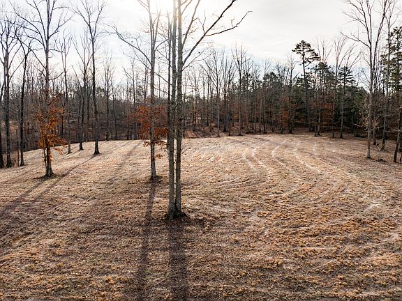 3rd image of 4 Pinewood Rd