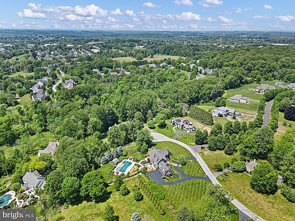 2nd image of 104 Indian Springs Rd