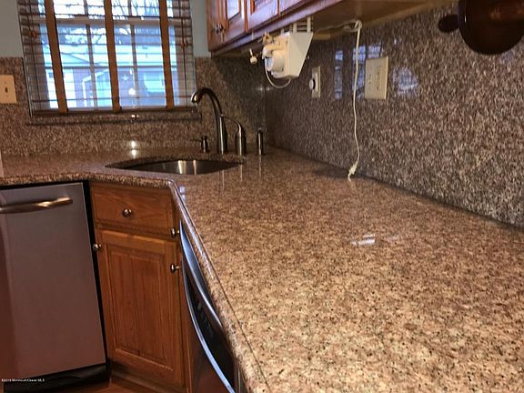 4th image of 1095B Argyll Cir