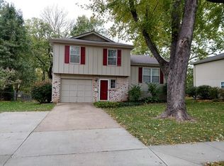 8914 Gillette St, Lenexa, KS 66215