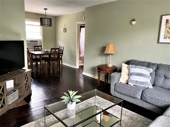 723 SW 9th St APT C, Gainesville, FL 32601