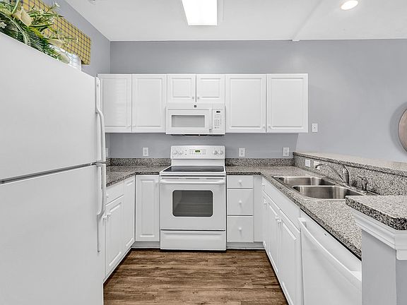 4th image of 901 West Port Dr. #1602