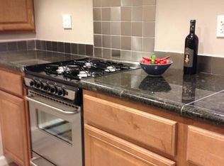 17 8th St NE, Washington, DC 20002