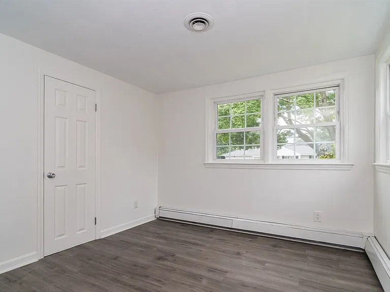 22 Wethersfield Rd — Photo 15