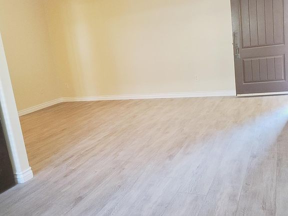 4th image of 1450 Iris Ave Unit 6