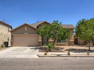 476 Hollywood Dr, Horizon City, TX 79928