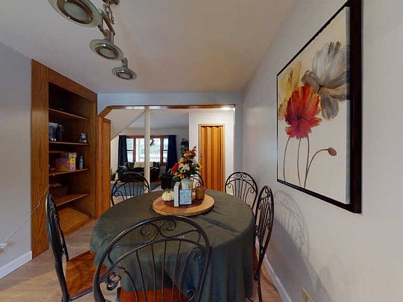 5th image of 1353 Dairy Ln