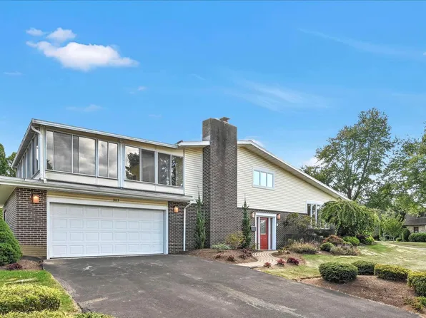 301 Warwick Dr, Wyomissing, PA 19610