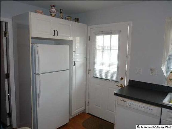 2nd image of 1108 Argyll Circle #B