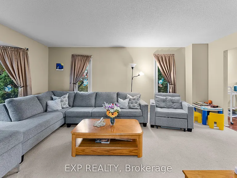 3 Briarsdale Cres — Photo 7