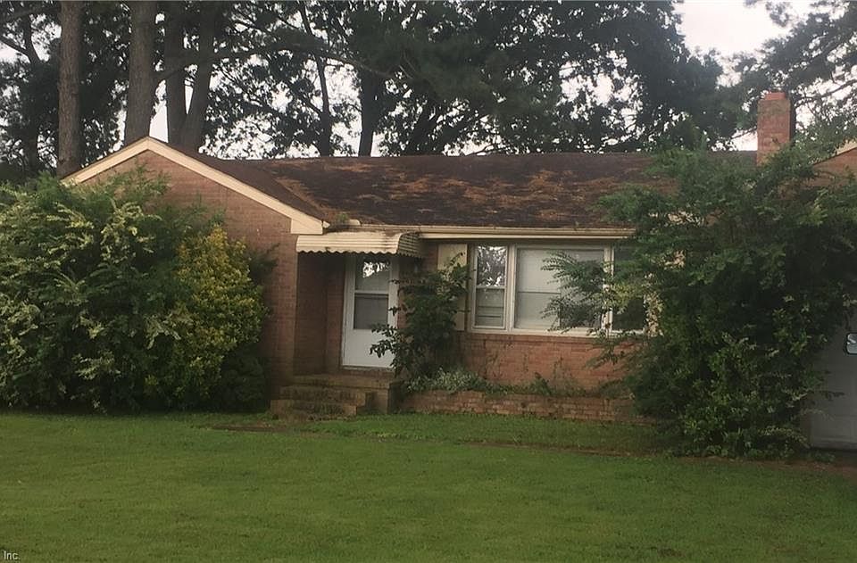 1st image of 5821 Hedgerow Ln