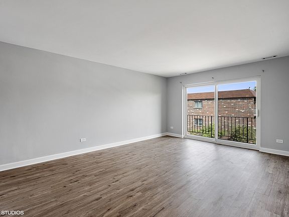 3rd image of 1026 Castilian Ct APT 318