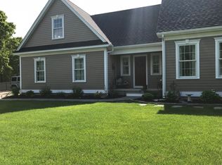 991 W Yarmouth Rd, Yarmouth Port, MA 02675