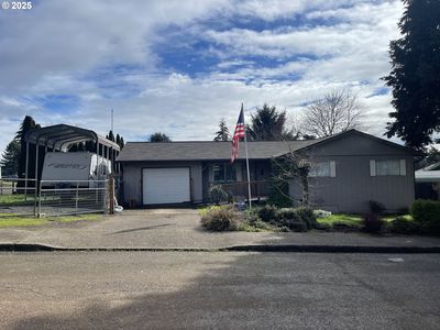 886 N East St, Willamina, OR, 97396