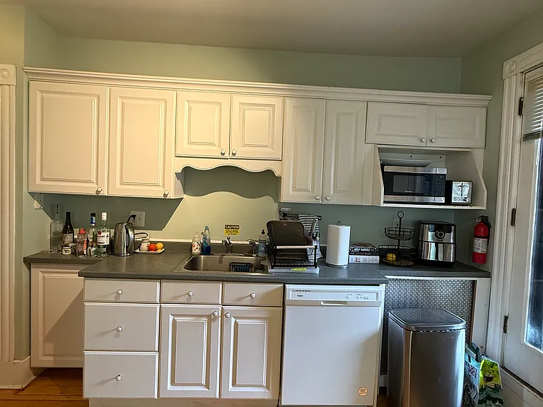 155 College Ave #2 — Photo 4