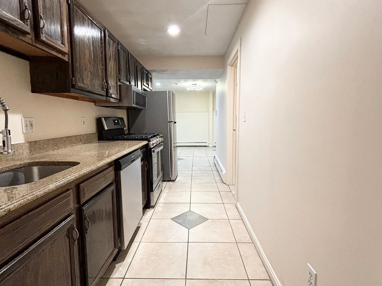 2 bed, 1200 sqft, $3,400 — Photo 4