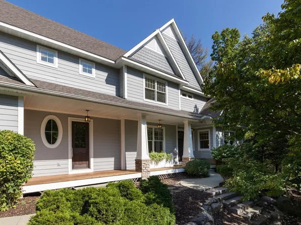 17244 Valley Rd, Eden Prairie, MN 55347