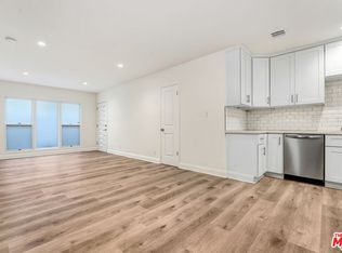 337 N Oakhurst Dr APT 1, Beverly Hills, CA 90210