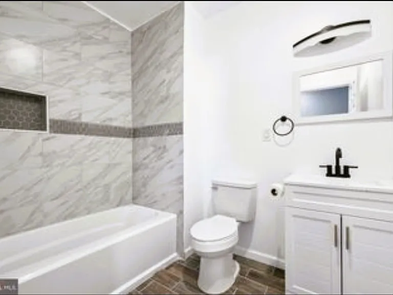1534 W York St #2 — Photo 4