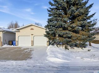 3216 Thames CRESCENT E, Regina, SK S4V 2X9
