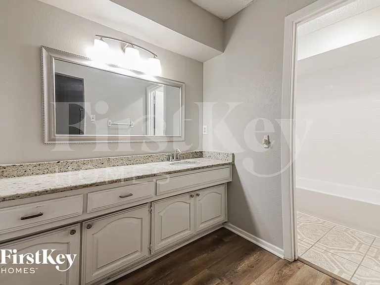 1309 Monterrey Dr — Photo 14