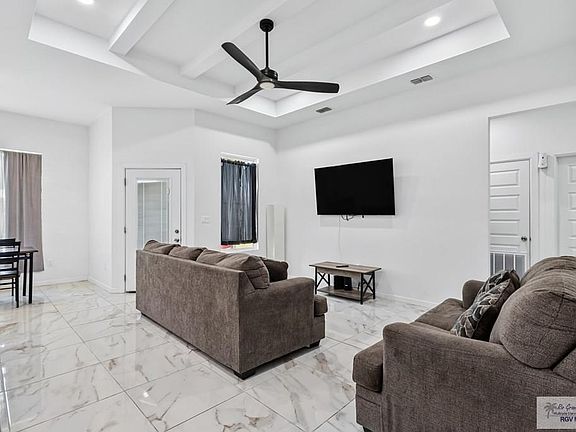 5th image of 103 Brooks Cir S