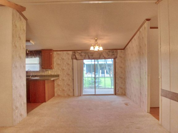 4th image of 207 Windmill Oaks Ave