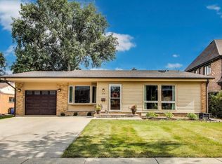 279 S Poplar Ave, Elmhurst, IL 60126