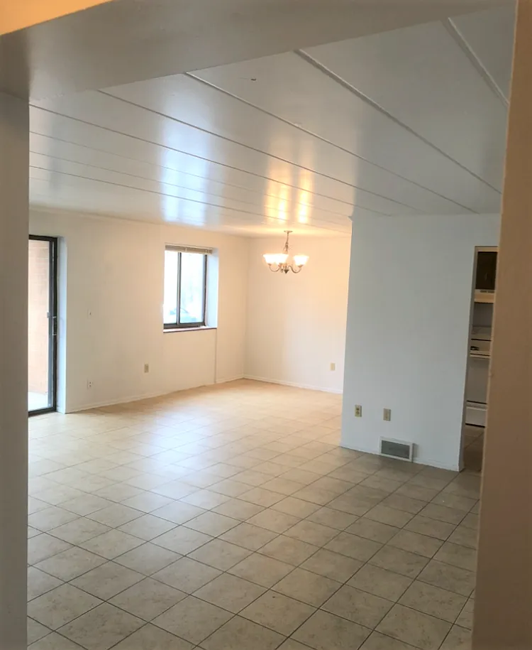 212 Hugel Dr — Photo 3