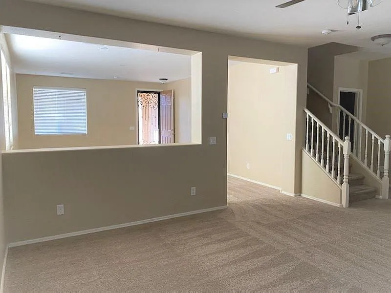 3 bed, 2.5 bath, 2466 sqft, $2,300 — Photo 4