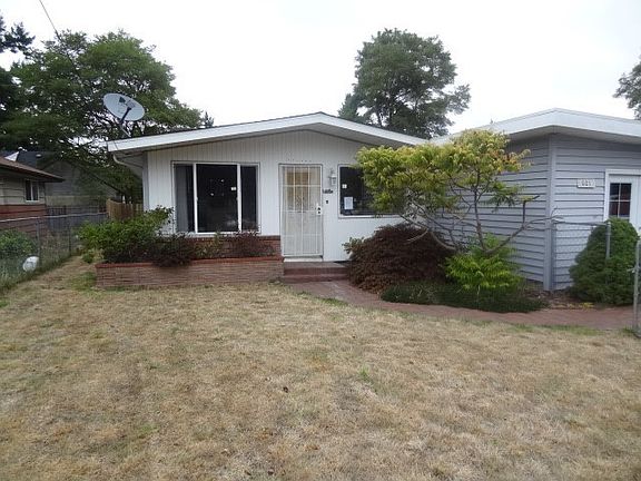 2nd image of 621 116th St S