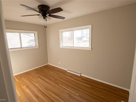 3rd image of 1325 New Hampshire Ave