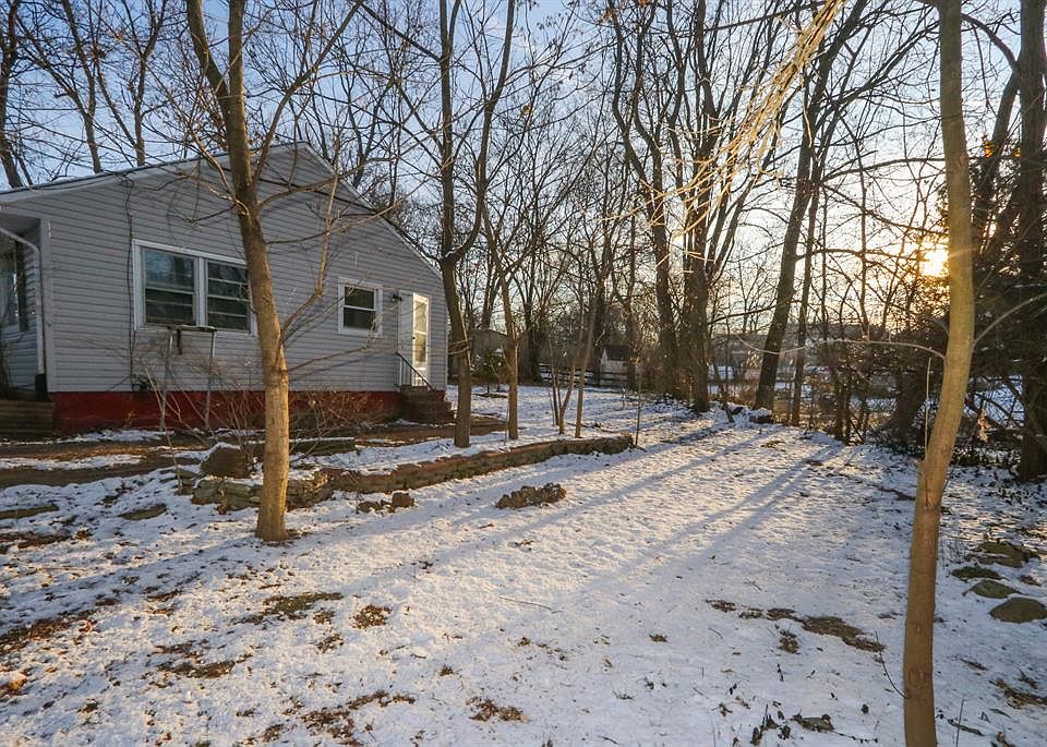 2nd image of 2 North Ln