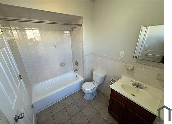 79-83 Tillinghast St #3B — Photo 4