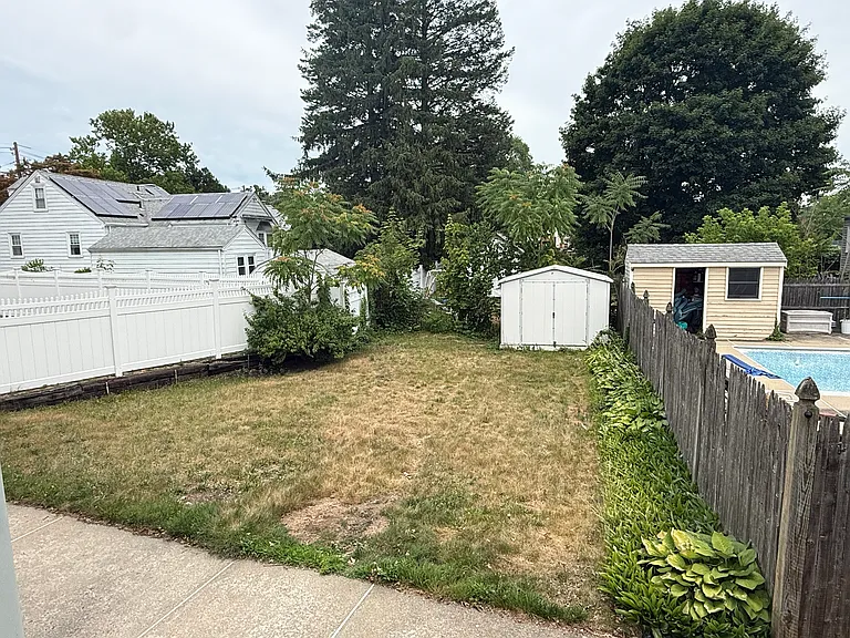 31 Falmouth Rd — Photo 15