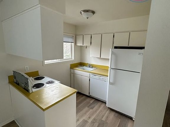 2nd image of 2205-2213 NE 46th Ave #2209