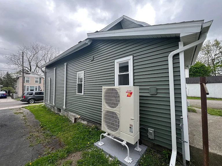 13 Columbia Ave — Photo 5