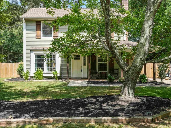 135 Manchester Dr, Mauldin, SC 29662