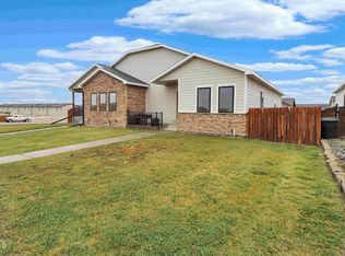 13717 Karen St, Williston, ND 58801