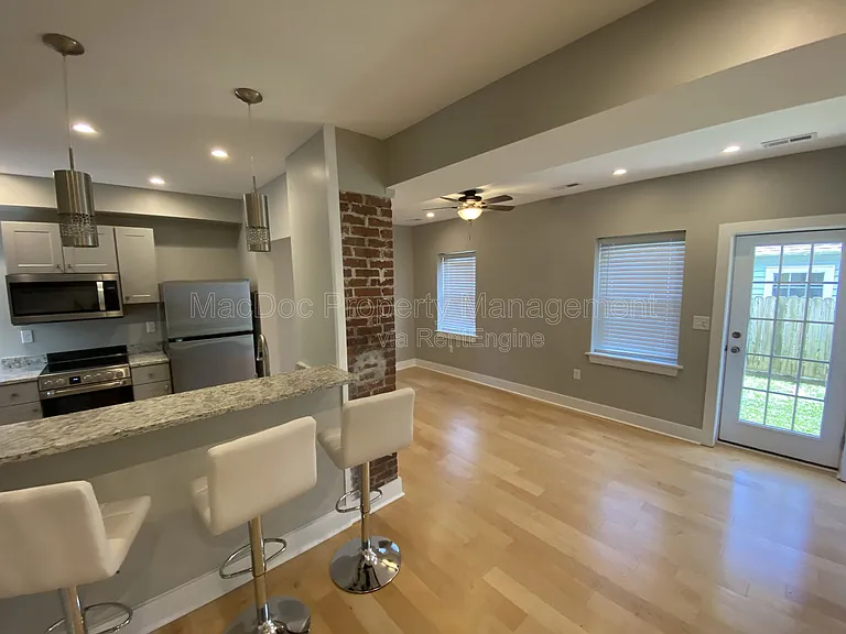 1115 Winchester St #C — Photo 6