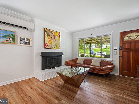 4th image of 1826 Hylton Ave