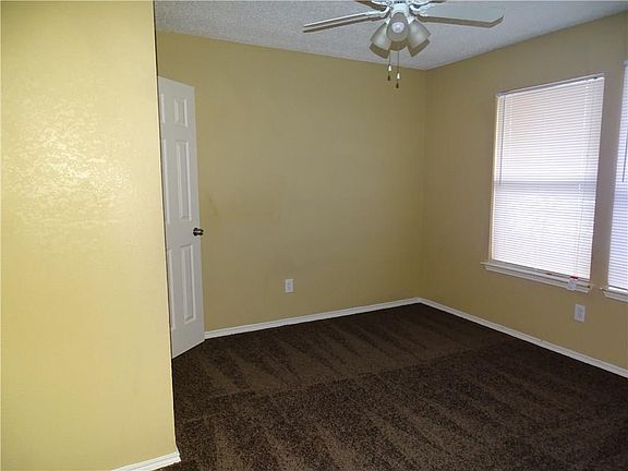 2nd image of 1577 Knottingham Dr
