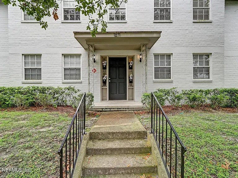 2358 Herschel St #1 — Photo 4