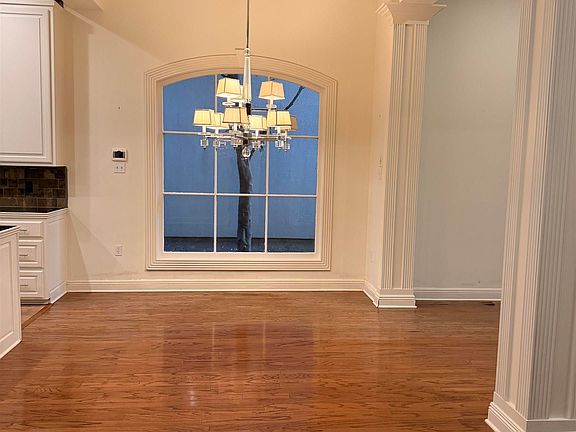 4th image of 3108 McIlhenny Dr