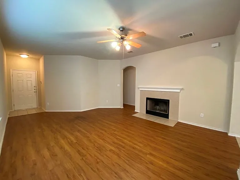 207 Brown St — Photo 7