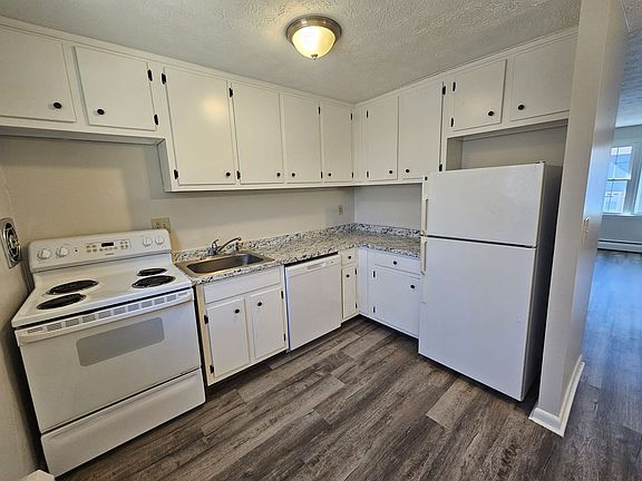 3rd image of 282 Main St APT 4C