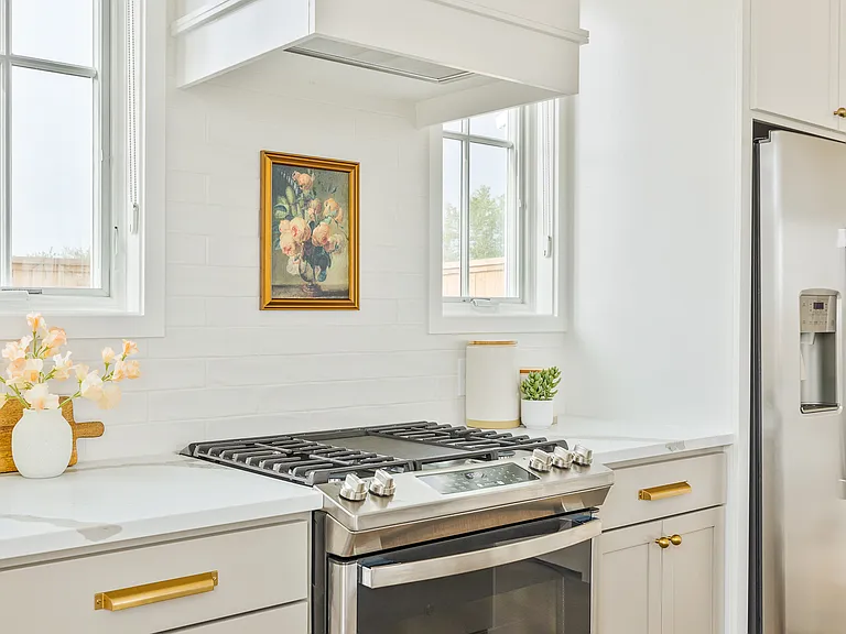 972 Hangar Dr — Photo 15