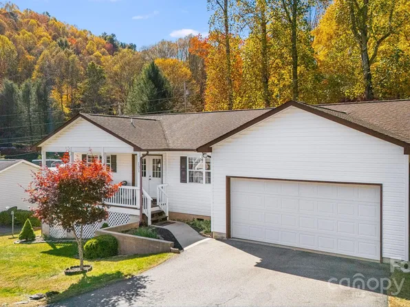 131 Pinellas Ln, Waynesville, NC 28785