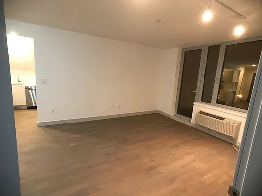 Rented by Nooklyn NYC LLC | media 31